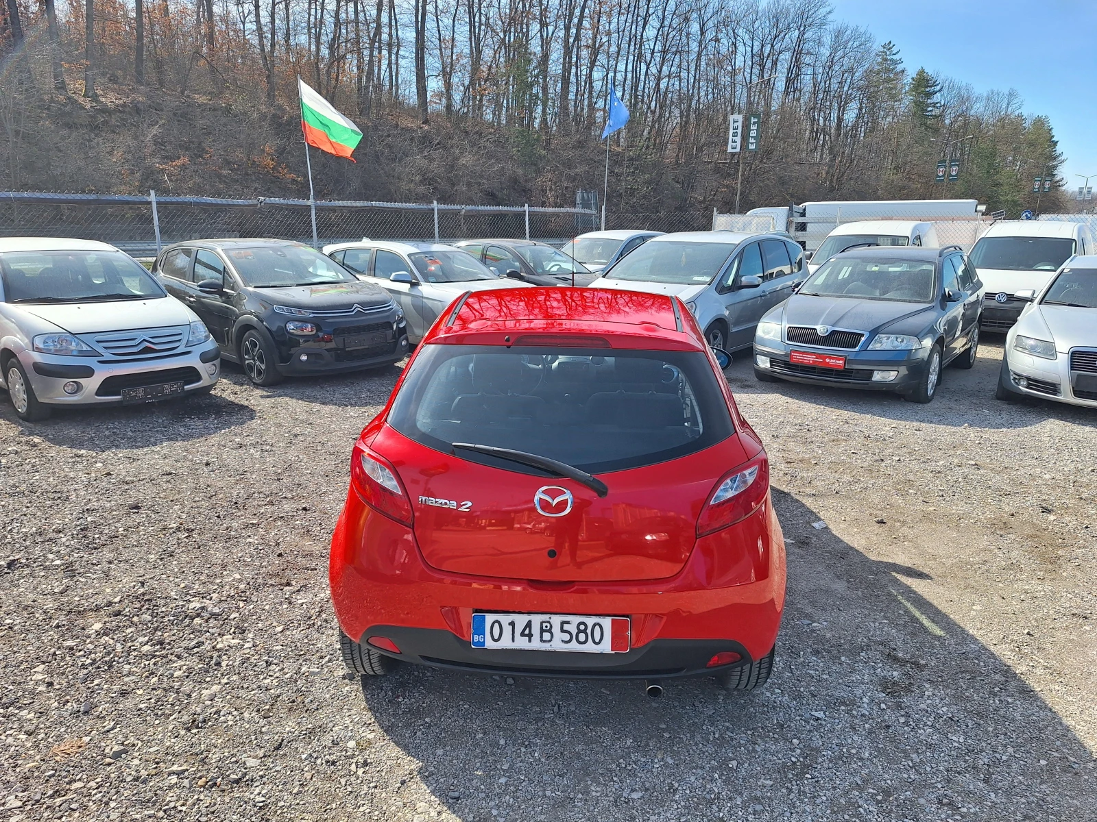 Mazda 2 1.3i, снимка 10 - Автомобили и джипове - 53826573