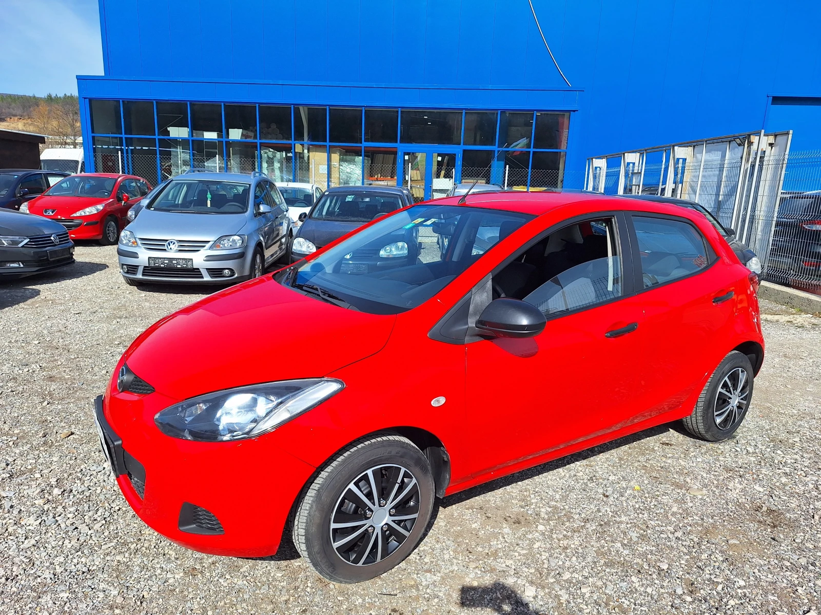 Mazda 2 1.3i, снимка 2 - Автомобили и джипове - 53826573