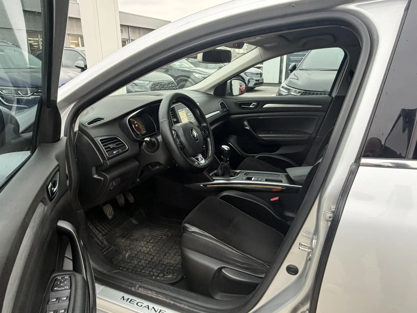 Renault Megane 1.6DCi/130k.c./Zen | Mobile.bg � ����������� 10