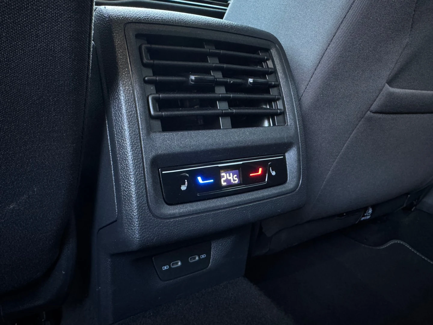 VW Golf, снимка 12 - Автомобили и джипове - 54353374