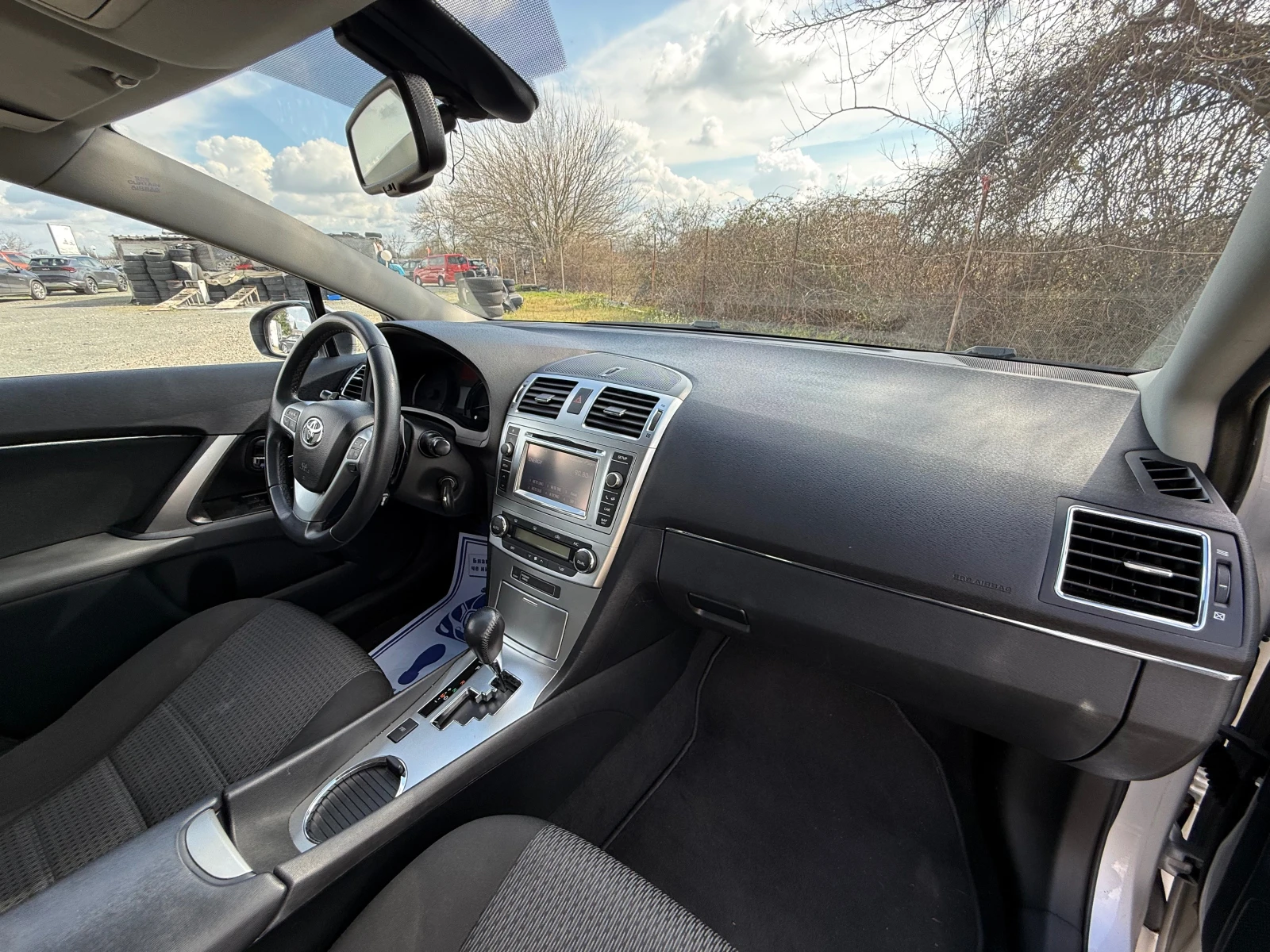 Toyota Avensis 2.0 AUT. NAVI ШВЕЙЦАРИЯ, снимка 8 - Автомобили и джипове - 54085722