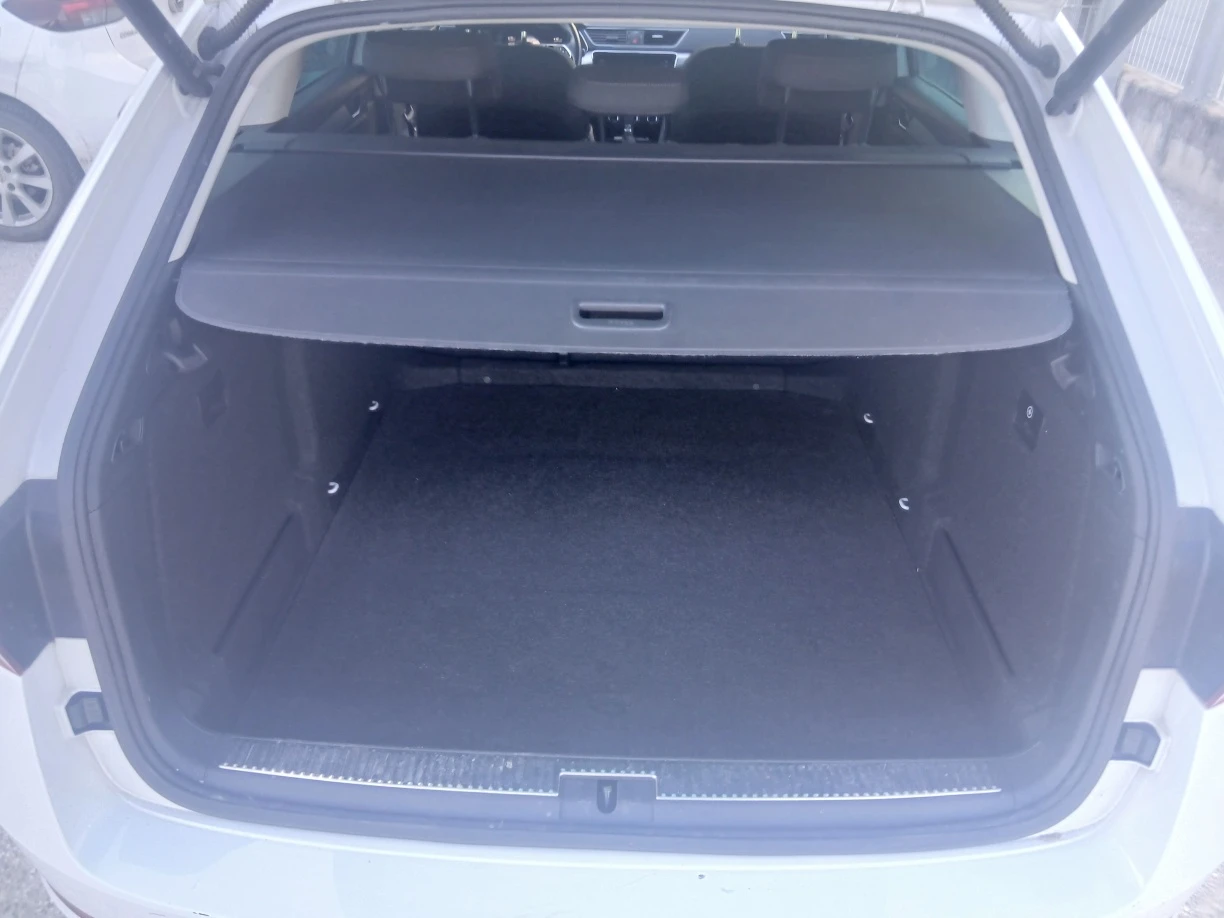 Skoda Superb 2.0 TDI Executive, снимка 6 - Автомобили и джипове - 54106927