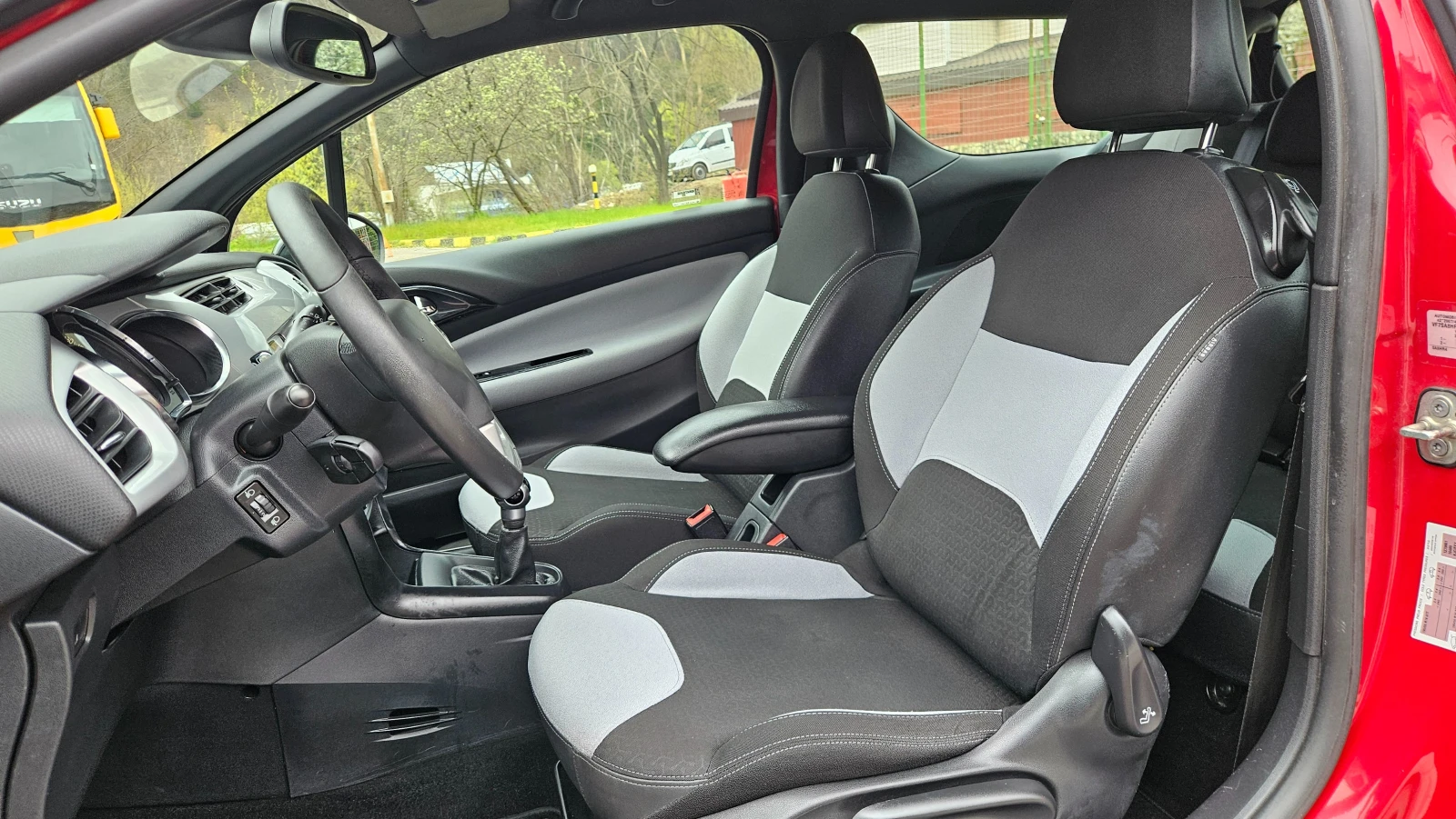 Citroen DS3 Hdi KLIMATRONIK/TOP SUSTOQNIE, снимка 13 - Автомобили и джипове - 54189219