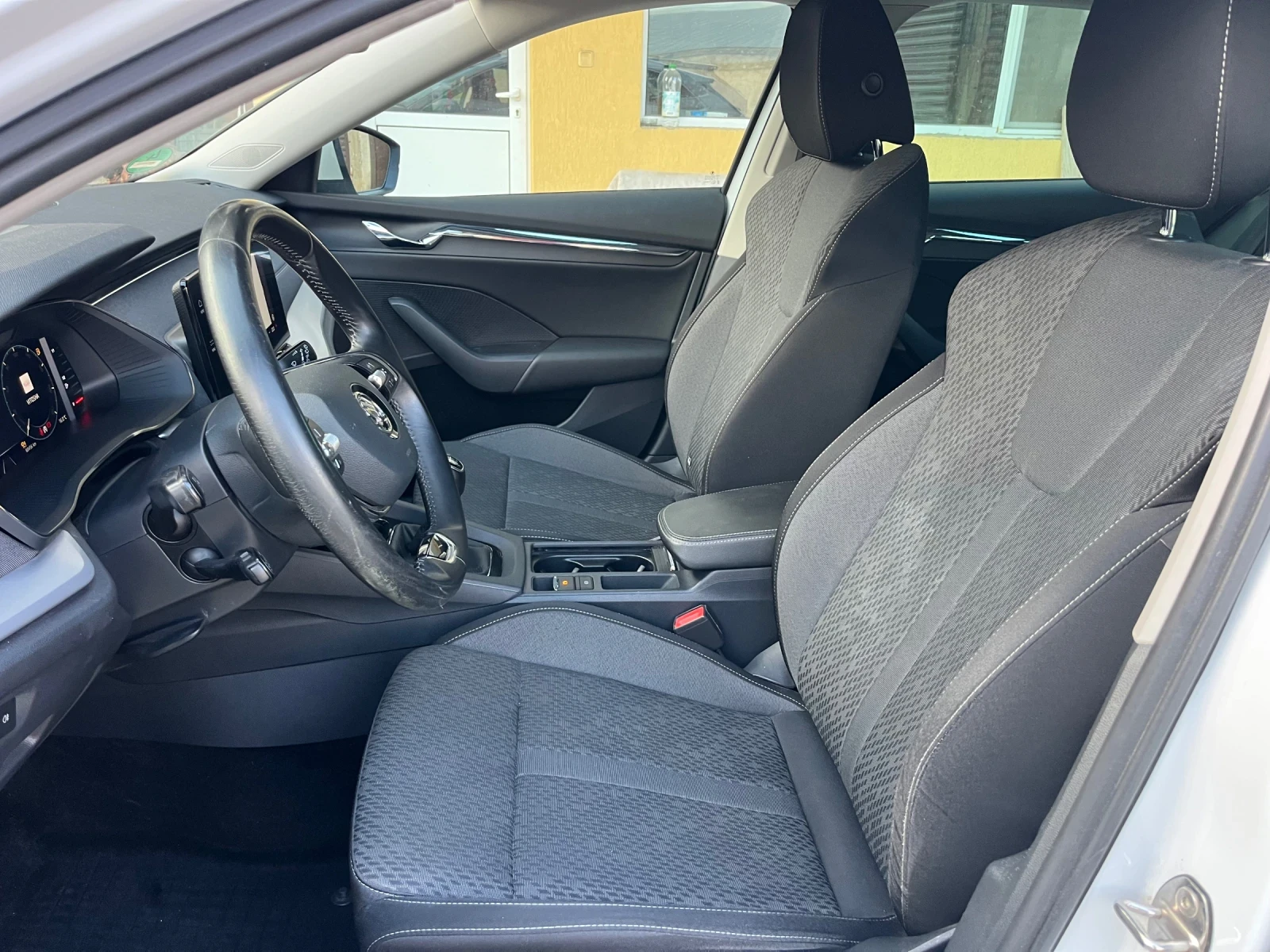 Skoda Octavia 1.5 TSI Style, снимка 10 - Автомобили и джипове - 54562681