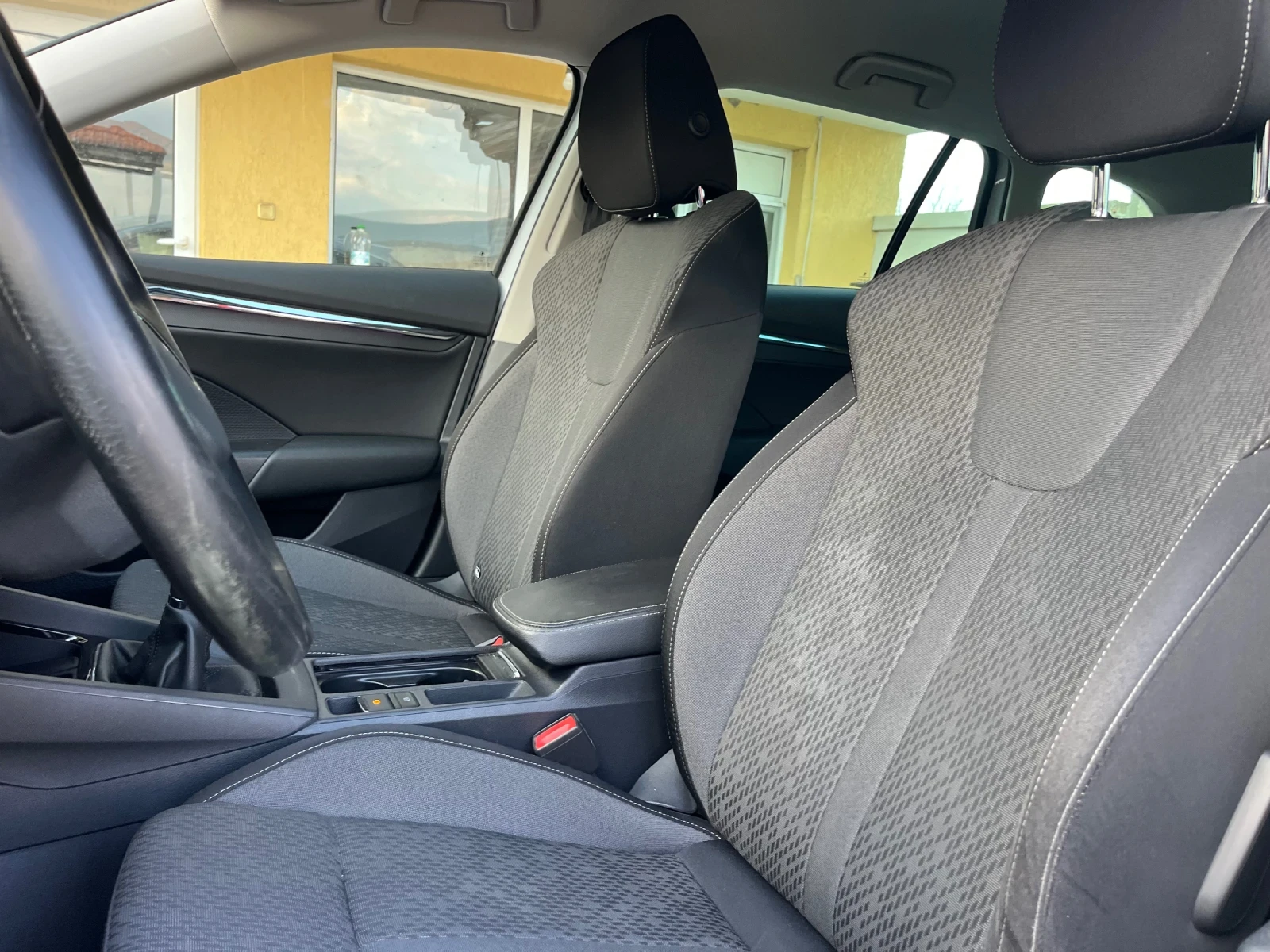 Skoda Octavia 1.5 TSI Style, снимка 13 - Автомобили и джипове - 54562681