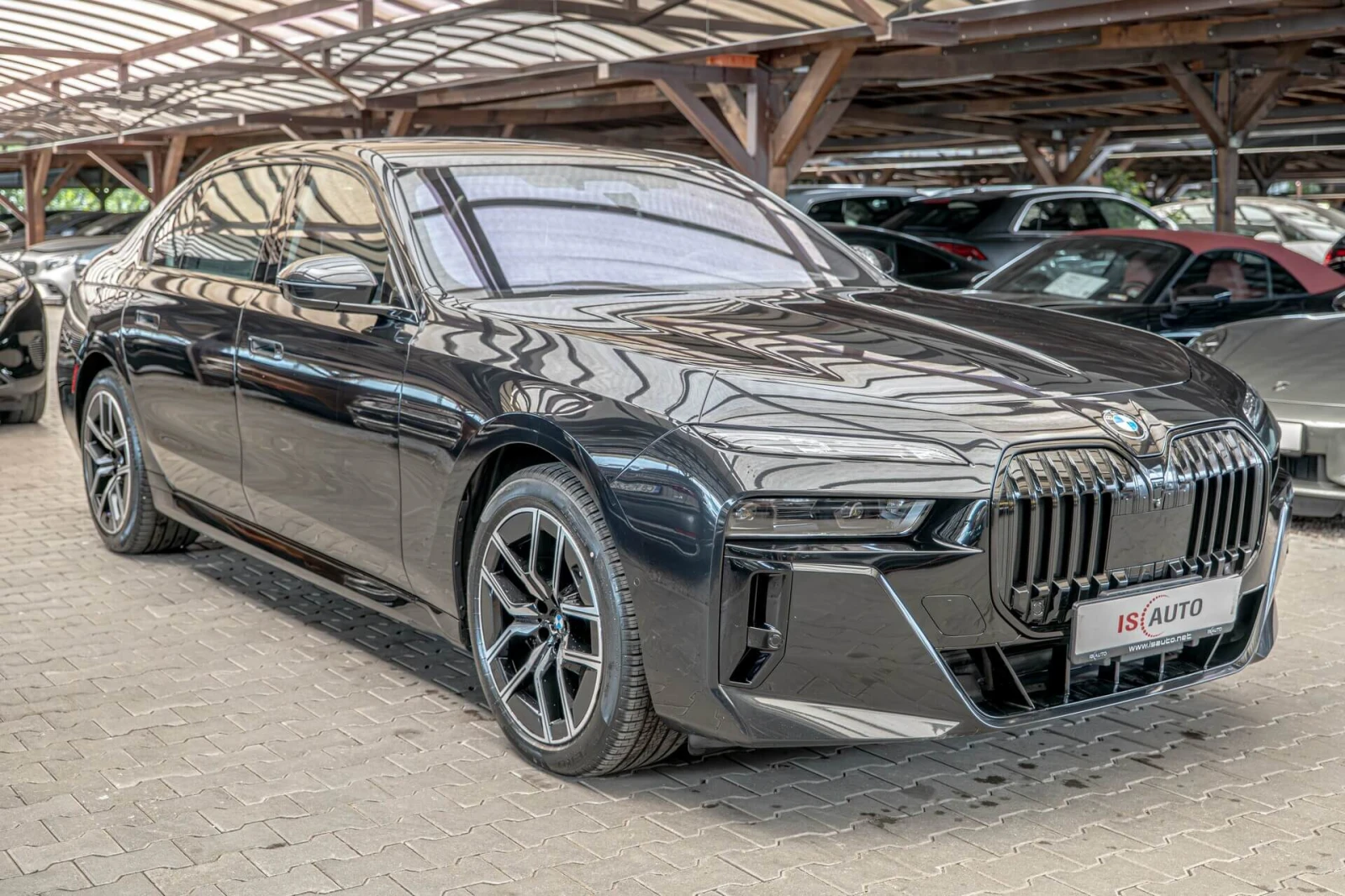 BMW 760 4.4i V8/M-Sport/Individual/Камера 360/Обдухване/Hu, снимка 3 - Автомобили и джипове - 54831385
