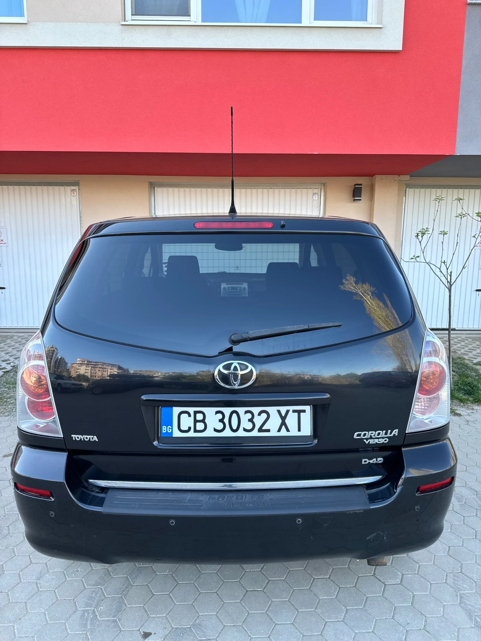 Toyota Corolla verso 2.2 D4D / Регистрирана , снимка 4 - Автомобили и джипове - 54875099