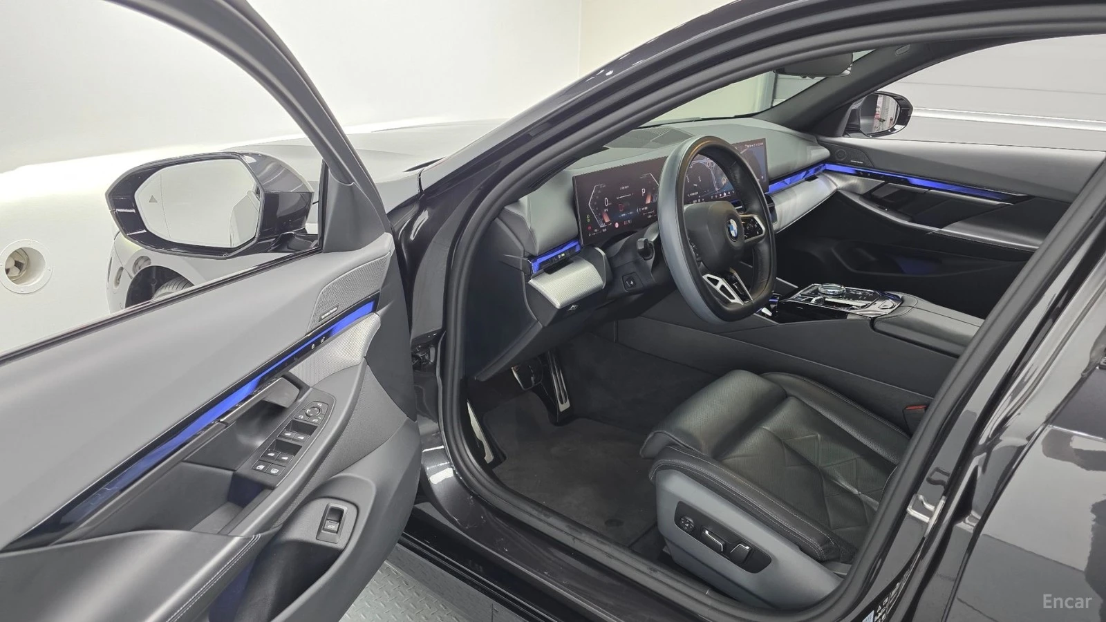 BMW 530 XDRIVE* MSPORT* DISTRONIC* ОБДУХВАНЕ* 360* HUD* , снимка 8 - Автомобили и джипове - 55533398