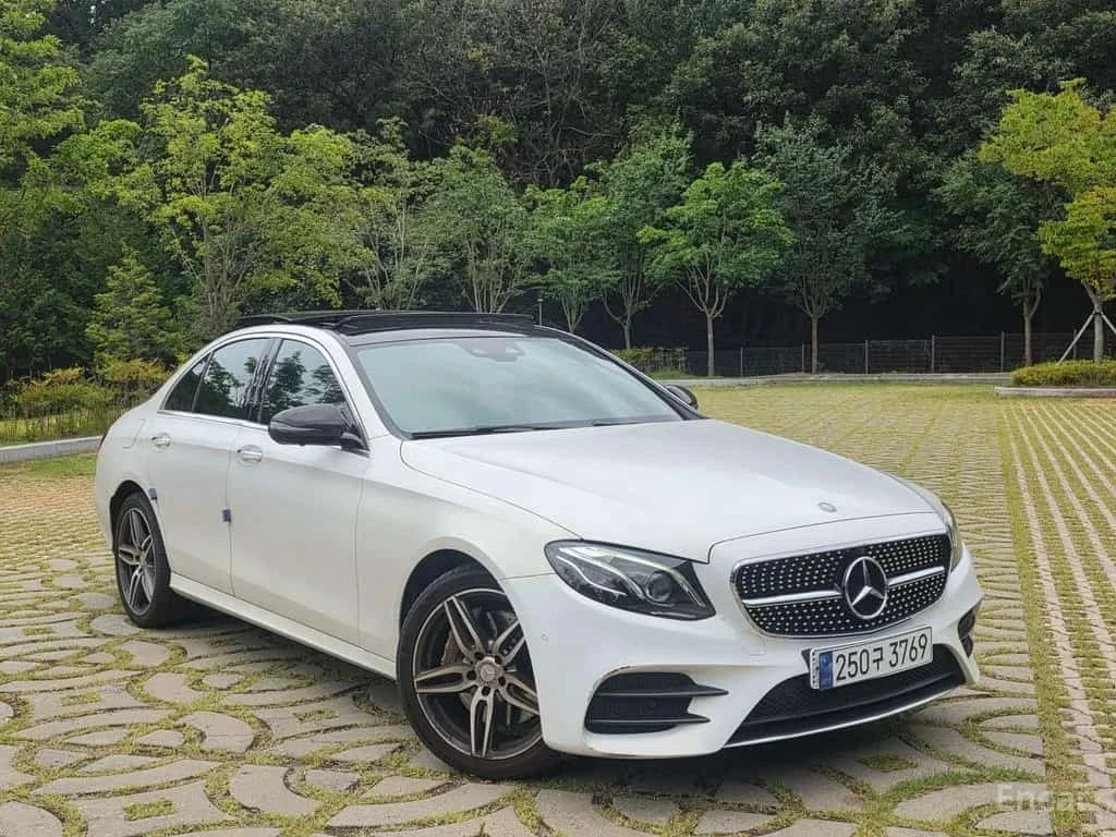 Mercedes-Benz E 350 d/ПОДГРЕВ/ОБДУХВАНЕ/ПАНОРАМА/ФИНАНСИРАНЕ