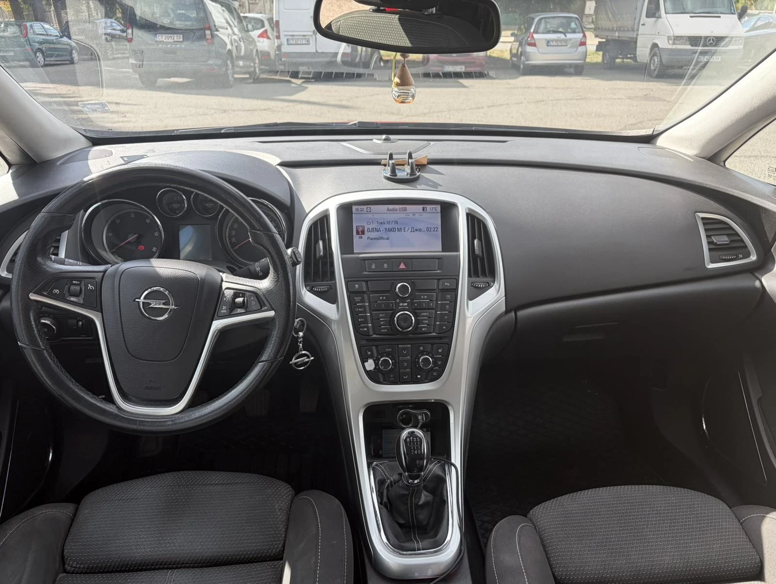 Opel Astra 1.7cdti 110k, снимка 8 - Автомобили и джипове - 56318039