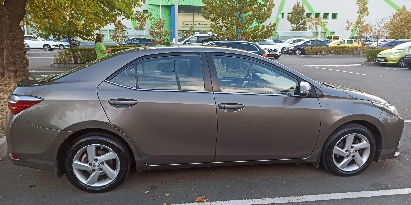 Toyota Corolla 1.6 VVti, снимка 8 - Автомобили и джипове - 56485126