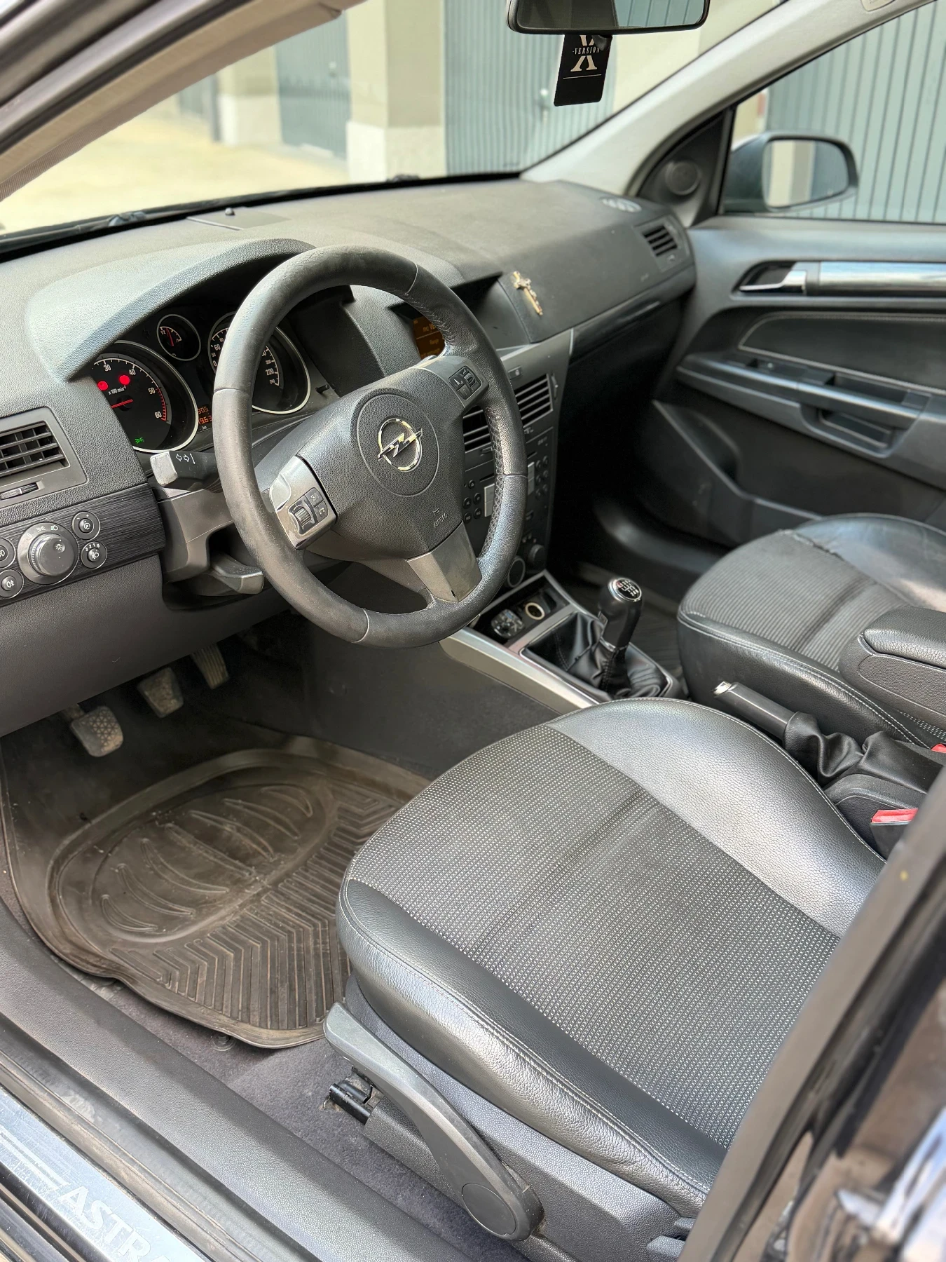 Opel Astra H 1.7CDTI, снимка 8 - Автомобили и джипове - 56652590
