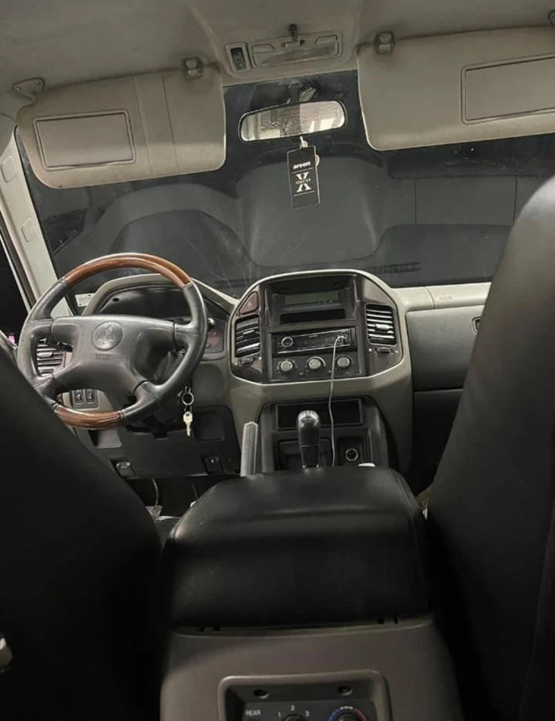 Mitsubishi Pajero, снимка 4 - Автомобили и джипове - 47323085