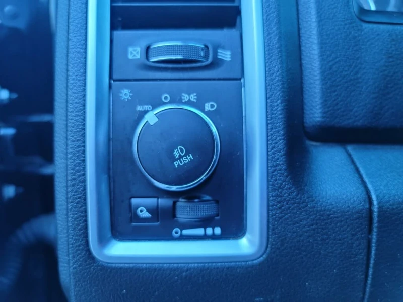 Dodge RAM 1500 Laramie Limited CAM* ПОДГРЕВ* ОБДУХВАНЕ* KEYLESS* , снимка 8 - Автомобили и джипове - 52628506