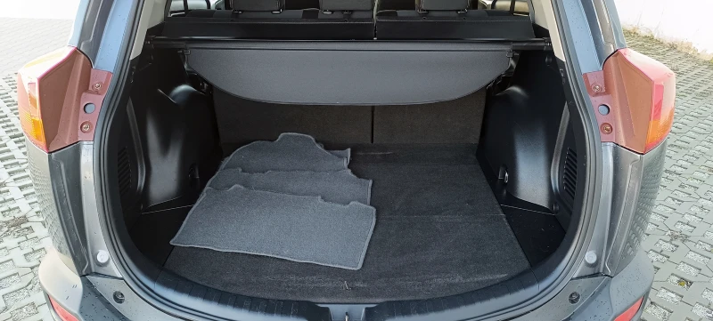 Toyota Rav4 2.2D-4D 4х4, снимка 15 - Автомобили и джипове - 53476700