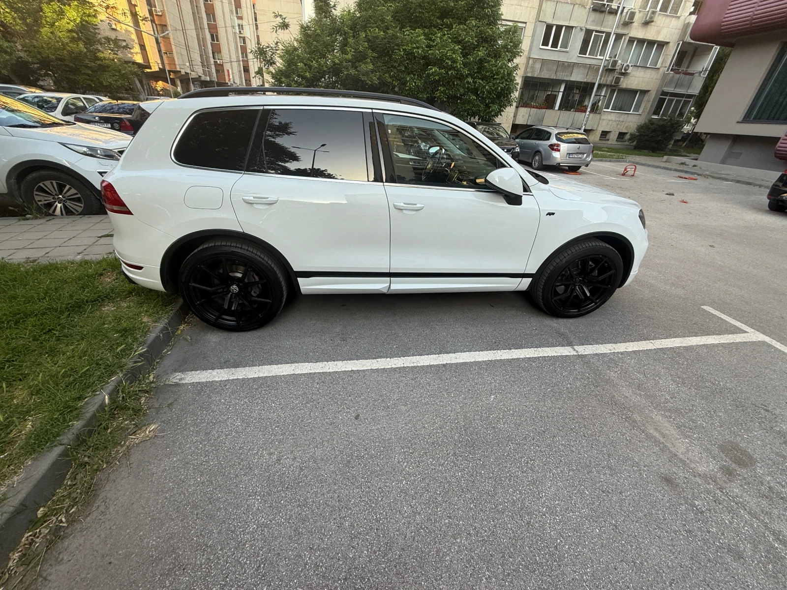 VW Touareg 4, 2 V8 R-line - изображение 3