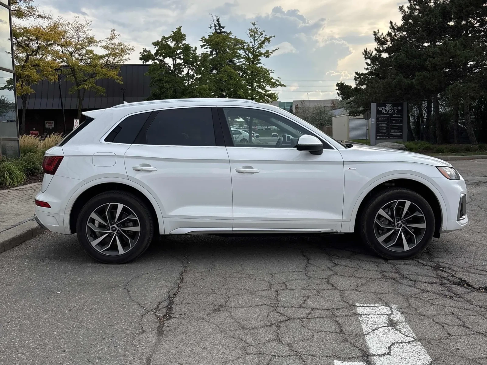 Audi Q5 * PROGRESSIV * CARFAX * БЕЗ ПЪРВОНАЧАЛНА ВНОСКА - изображение 3