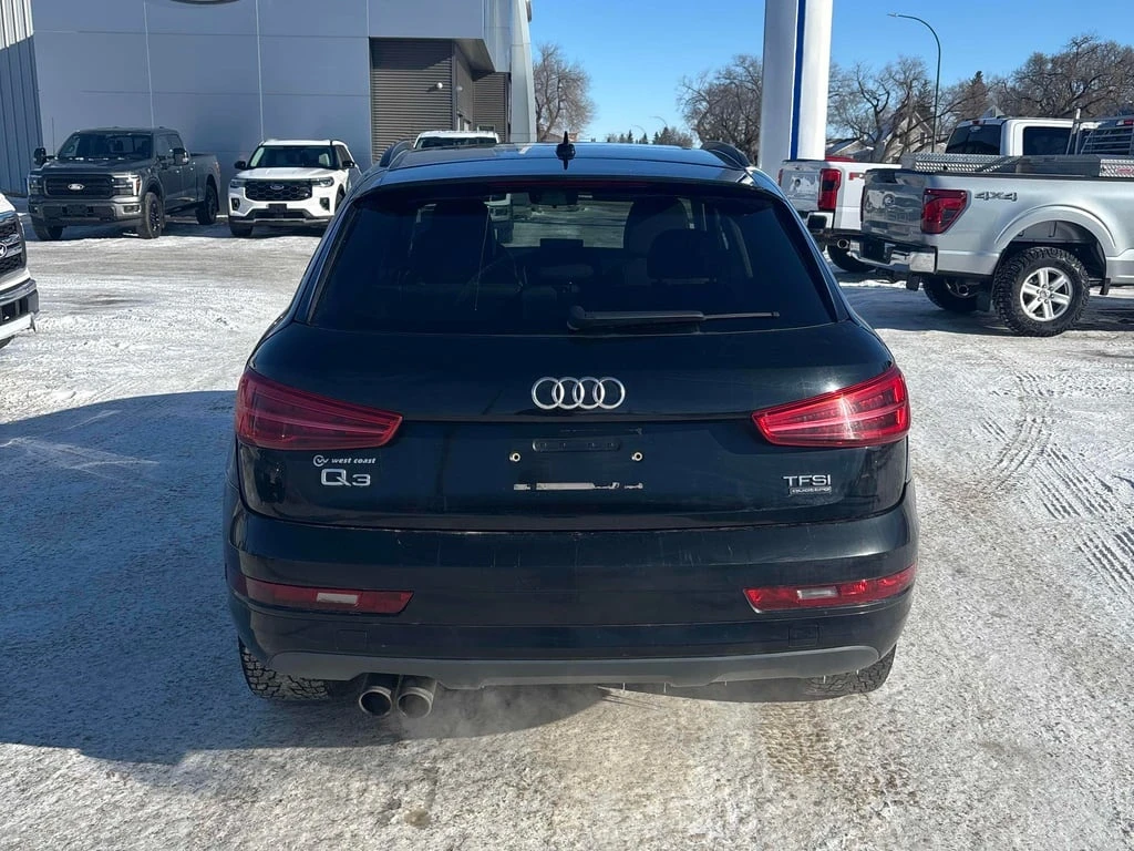 Audi Q3 * quattro 4dr 2.0T Komfort * CARFAX *  - изображение 4