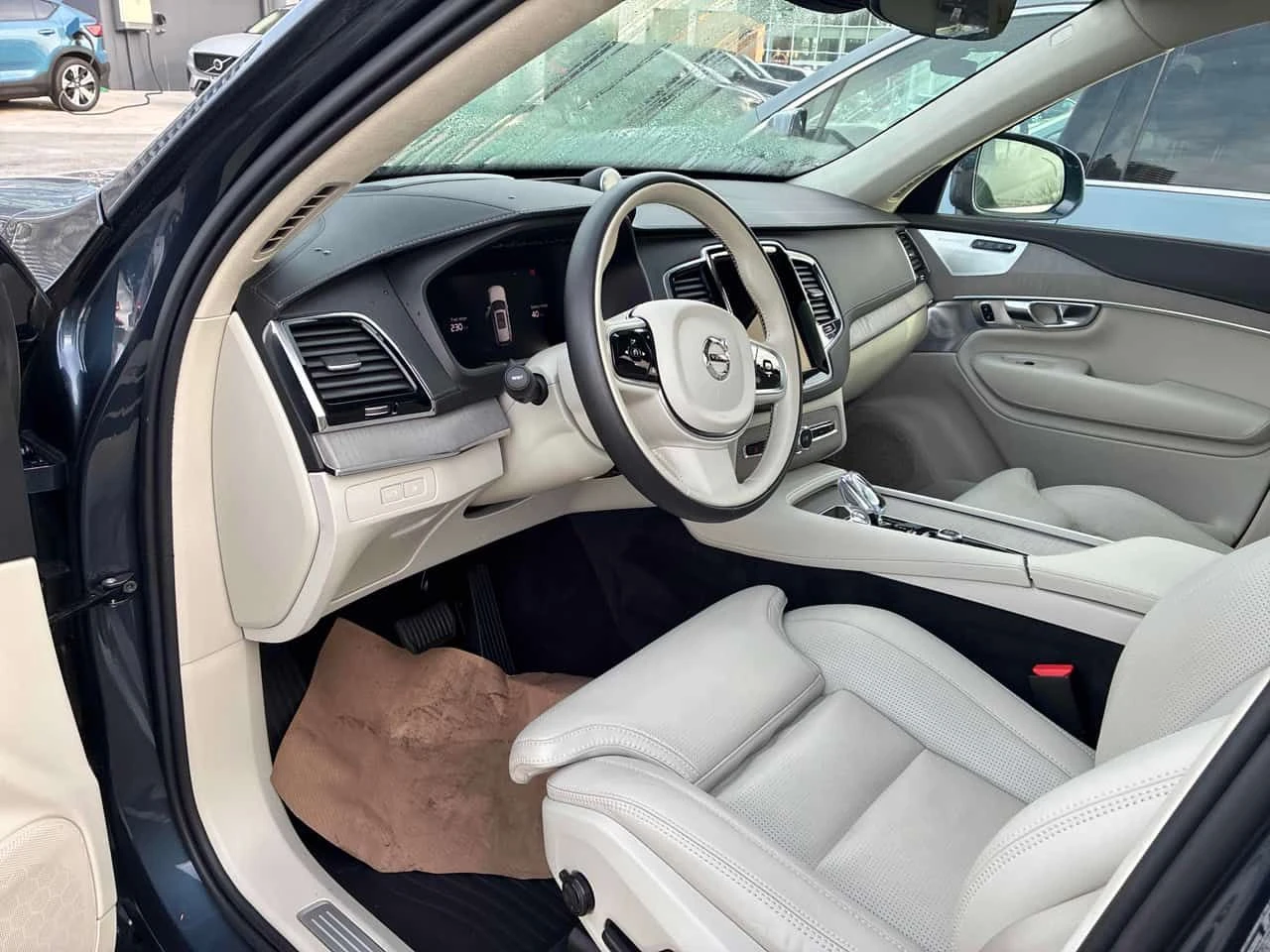 Volvo Xc90 * T8 Ultra Bright Theme * ДИСТРОНИК * МЪРТВА ТОЧКА, снимка 5 - Автомобили и джипове - 53966485