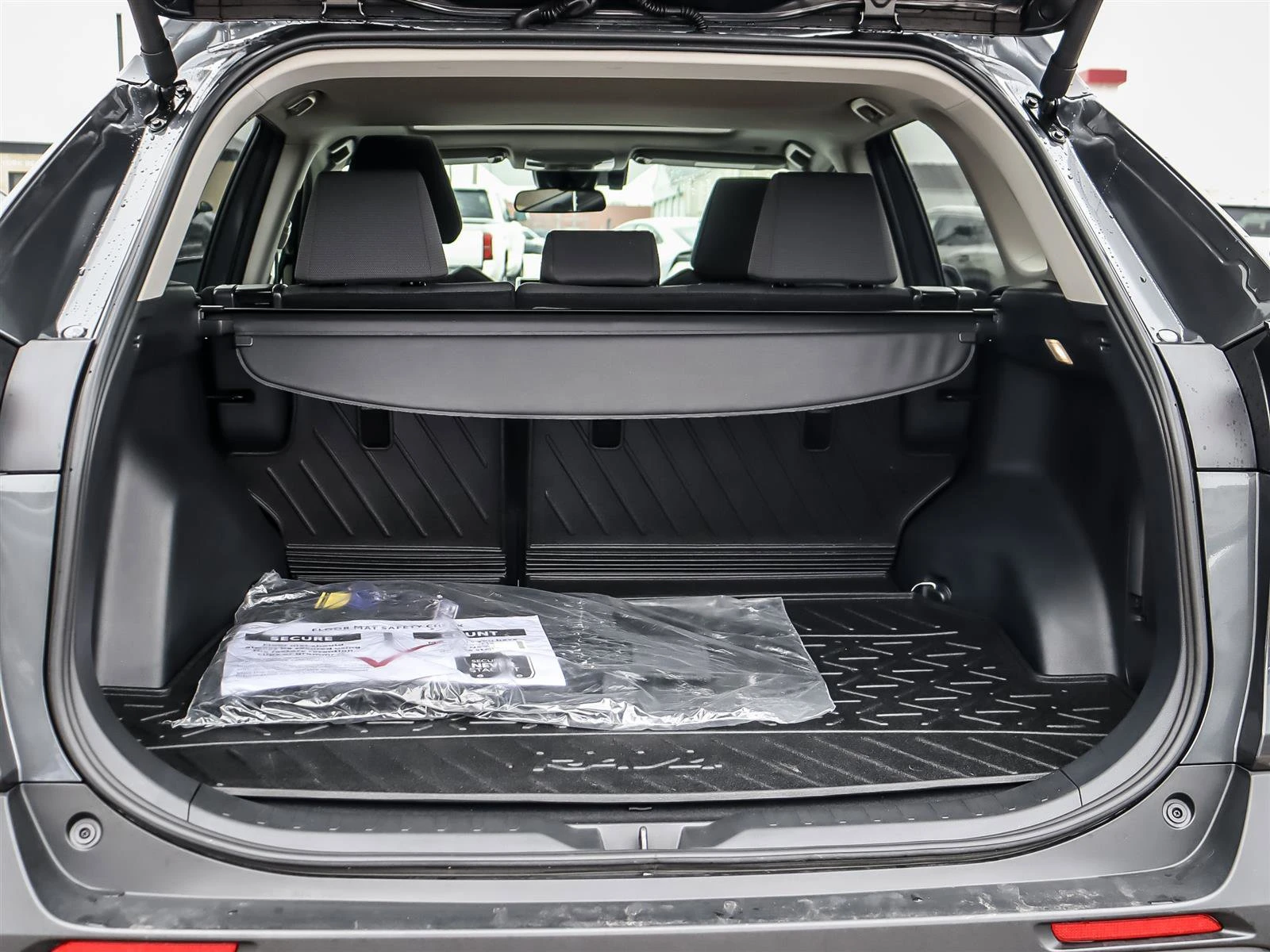 Toyota Rav4 Hybrid* XLE* AWD* АвтоКредит* (ЦЕНА ДО БГ), снимка 16 - Автомобили и джипове - 54140750