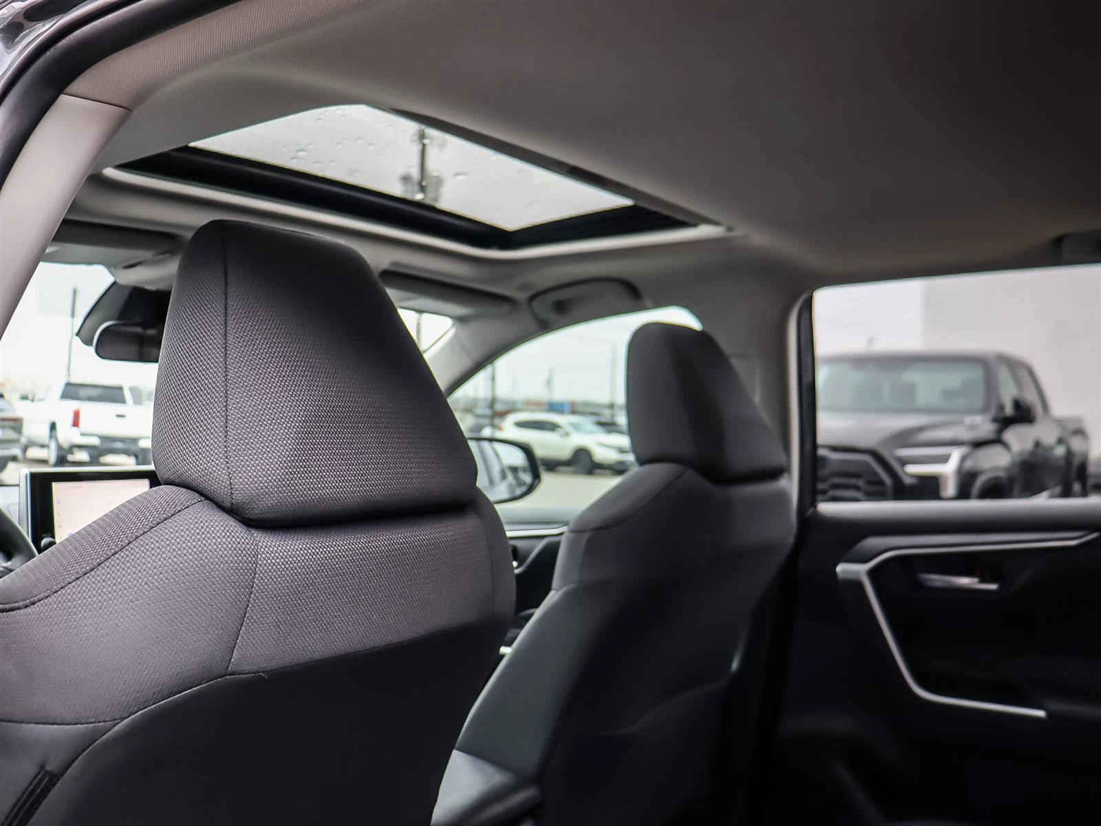 Toyota Rav4 Hybrid* XLE* AWD* АвтоКредит* (ЦЕНА ДО БГ), снимка 7 - Автомобили и джипове - 54140750