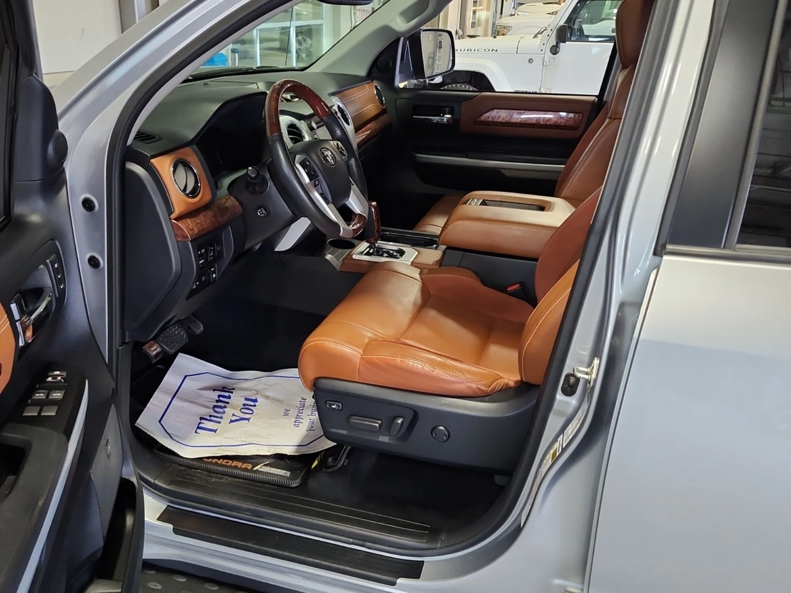 Toyota Tundra, снимка 5 - Автомобили и джипове - 54576946