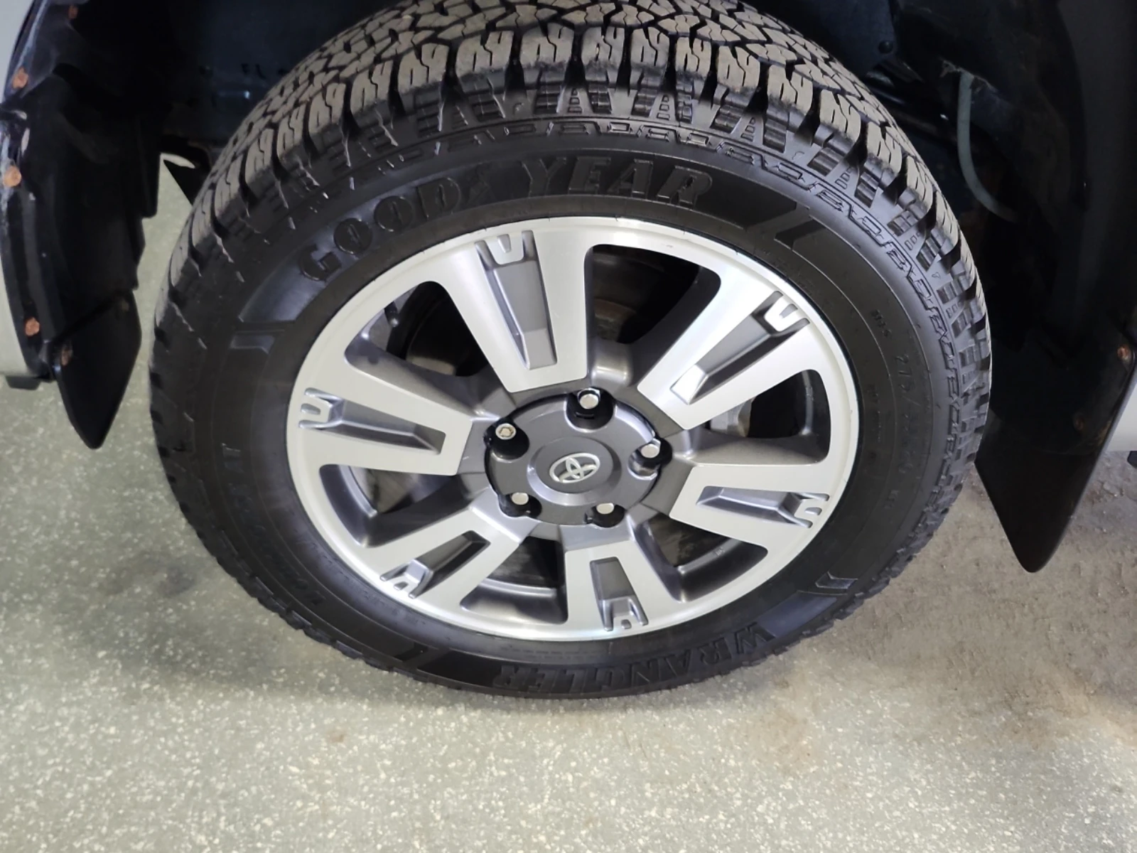 Toyota Tundra, снимка 6 - Автомобили и джипове - 54576946