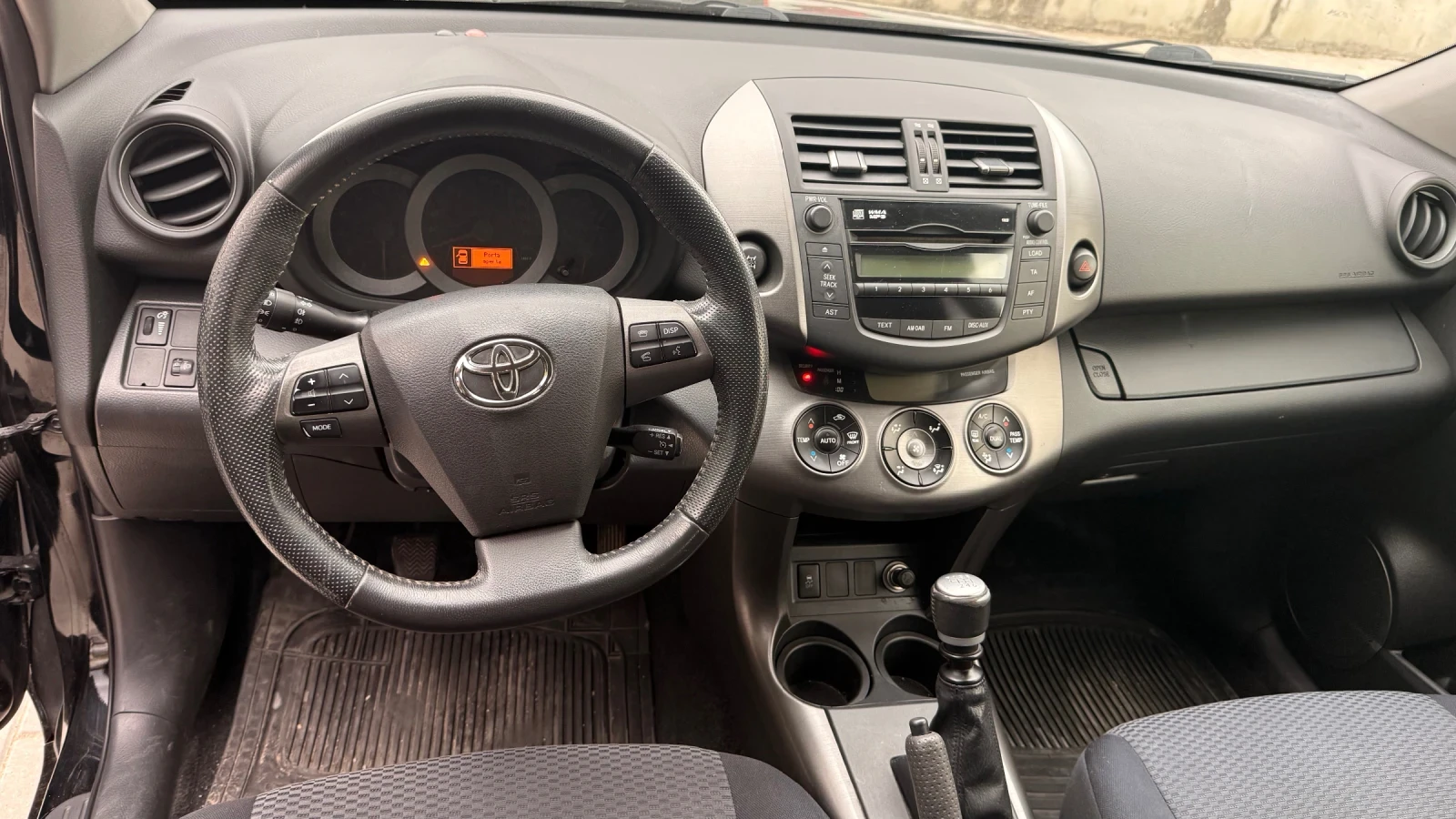Toyota Rav4, снимка 11 - Автомобили и джипове - 54682693