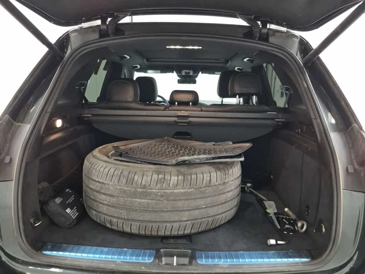 Mercedes-Benz GLE 350 * CARFAX * АВТОКРЕДИТ БЕЗ ПЪРВОНАЧАЛНА ВНОСКА, снимка 15 - Автомобили и джипове - 54770944