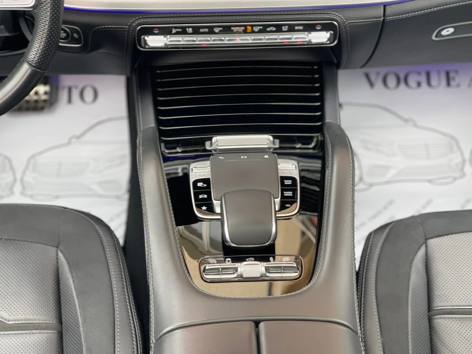 Mercedes-Benz GLE 53 4MATIC 360* BURMESTER* PANO* NIGHT* Memory* Keyless, снимка 9 - Автомобили и джипове - 54732592