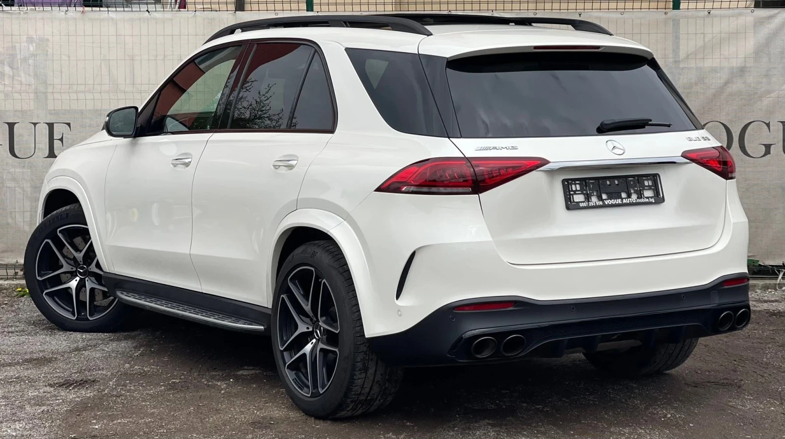Mercedes-Benz GLE 53 4MATIC 360* BURMESTER* PANO* NIGHT* Memory* Keyless, снимка 4 - Автомобили и джипове - 54732592