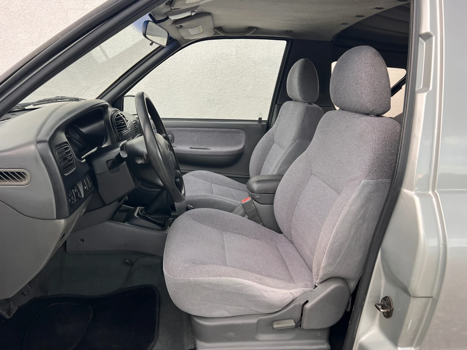 Kia Sportage 2.0i 4x4 НАПЪЛНО ОБСЛУЖЕН, снимка 11 - Автомобили и джипове - 54778391