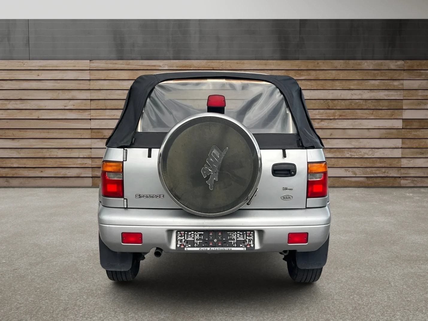 Kia Sportage 2.0i 4x4 НАПЪЛНО ОБСЛУЖЕН, снимка 5 - Автомобили и джипове - 54778391