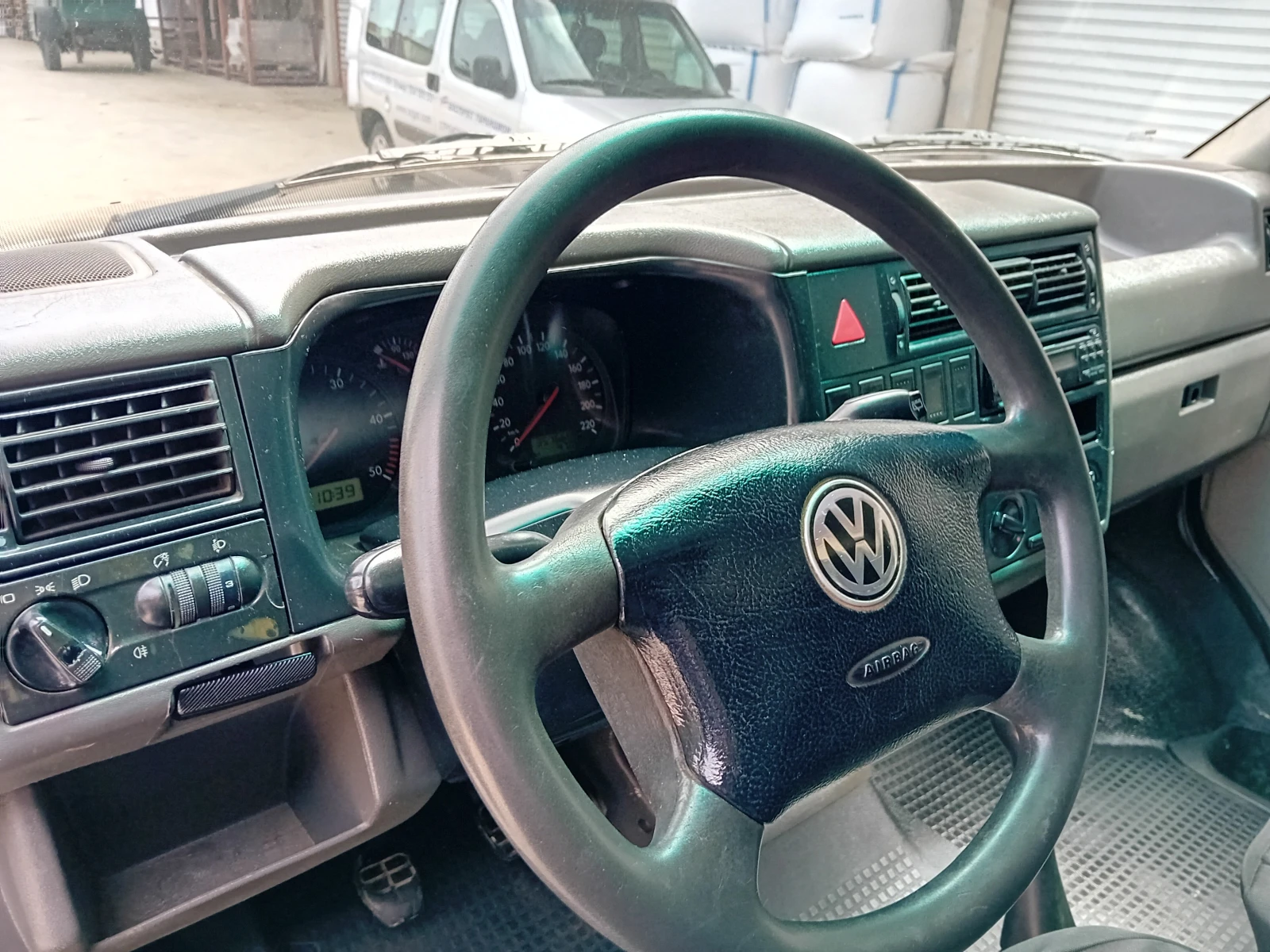 VW T4 товарен - изображение 8