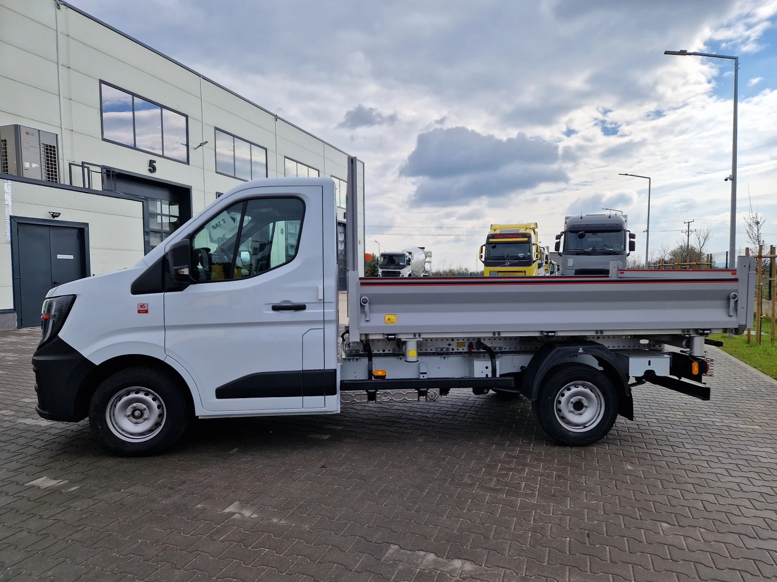 Renault Master RED EDITION| САМОВАЛ 3-СТРАНЕН| НОВ| EURO 6 - изображение 7