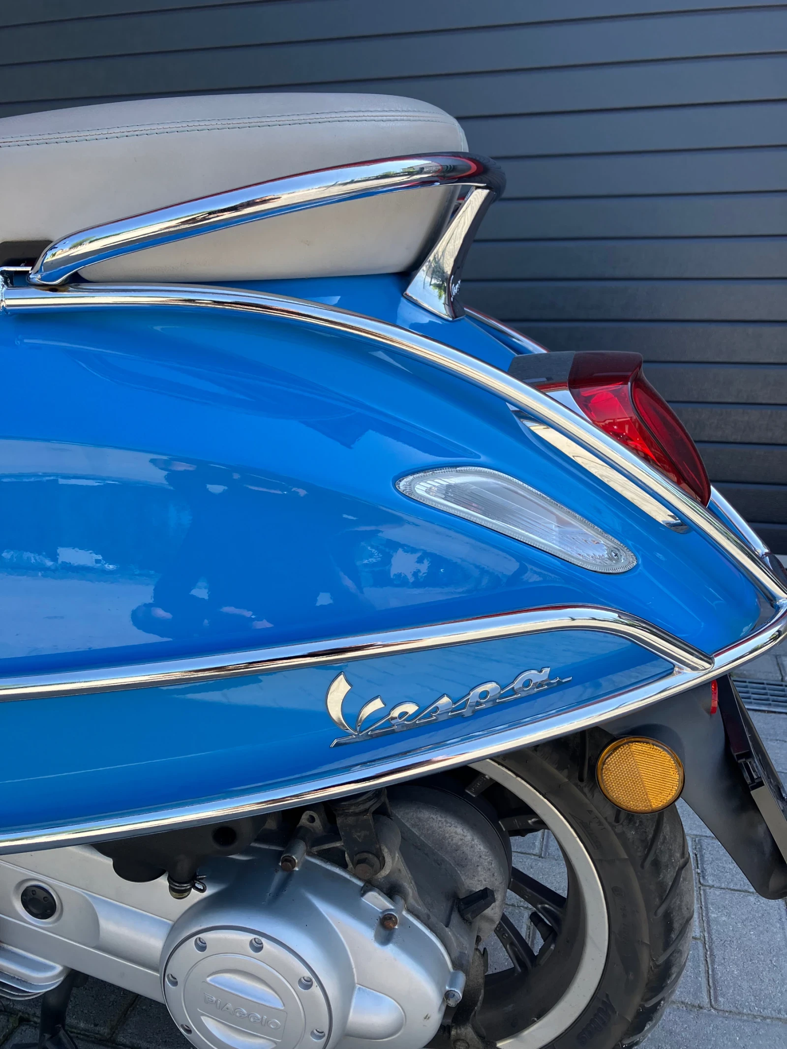 Vespa Primavera 50th Anniversary Limited Edition - изображение 3