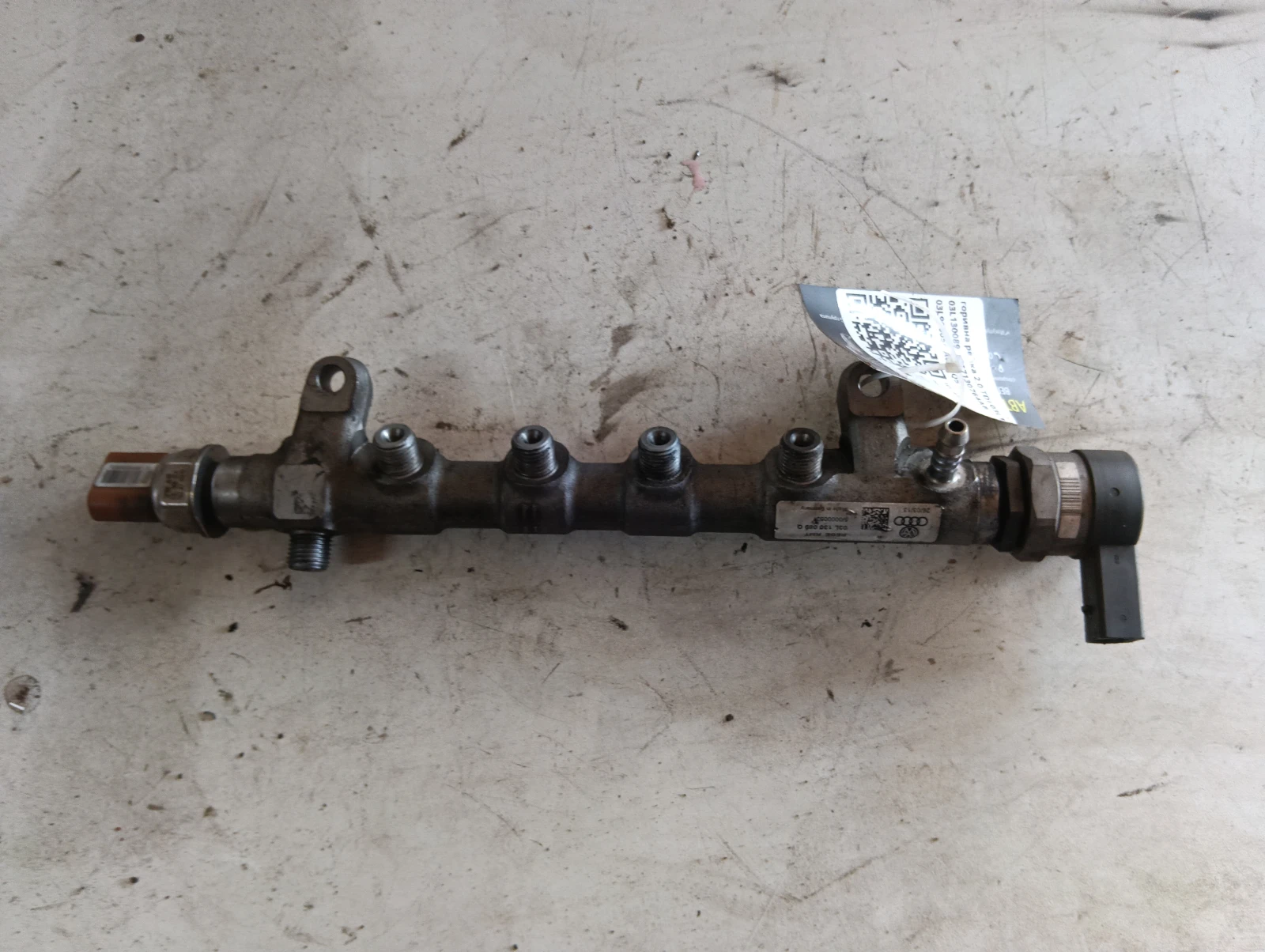 горивна рейка 2.0 TDI 03L125C 03L130089Q 057130764AB 03L906054 Audi Q5