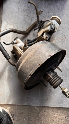       /    Mitsubishi Grandis 2005