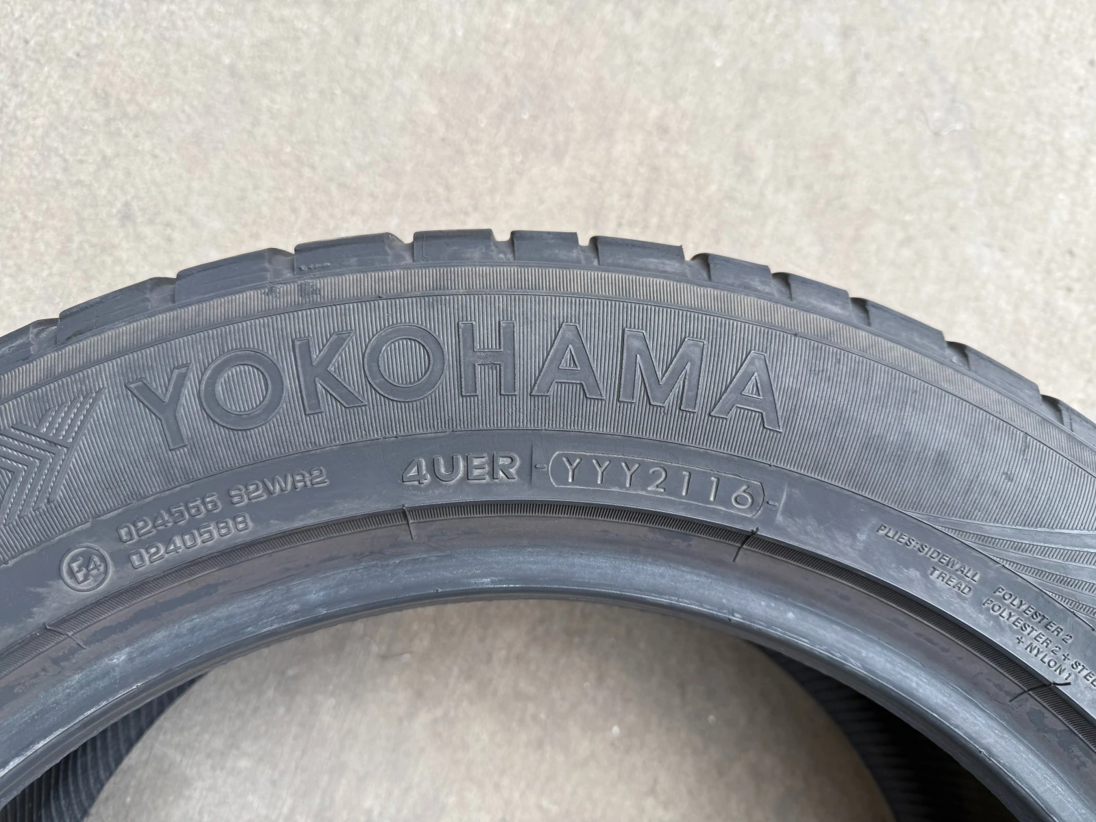Гуми Зимни 215/60R17, снимка 4 - Гуми и джанти - 53992255
