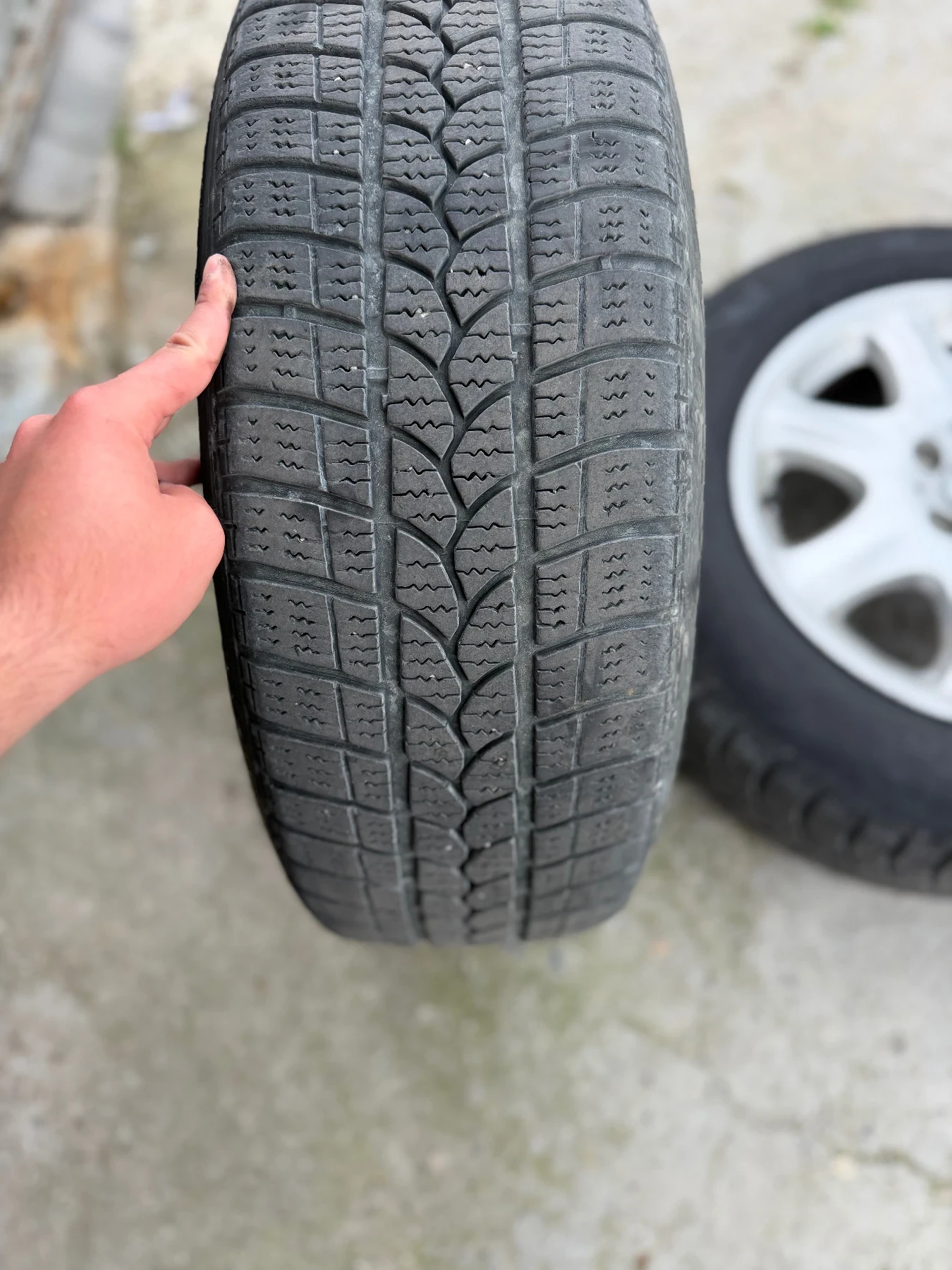 Гуми с джанти Други 215/60R16, снимка 9 - Гуми и джанти - 54634747