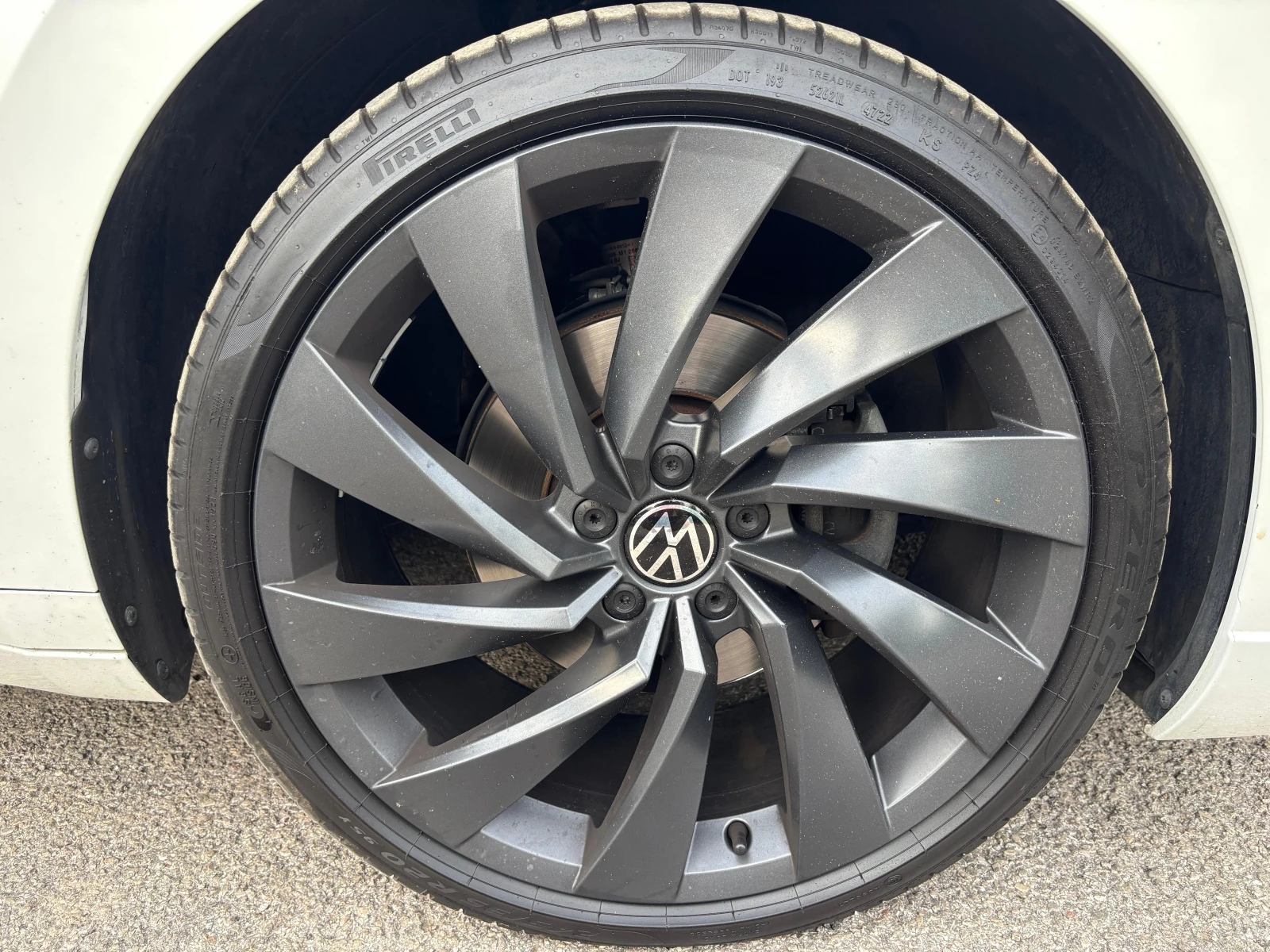 Гуми с джанти Pirelli 245/35R20, снимка 2 - Гуми и джанти - 55441970