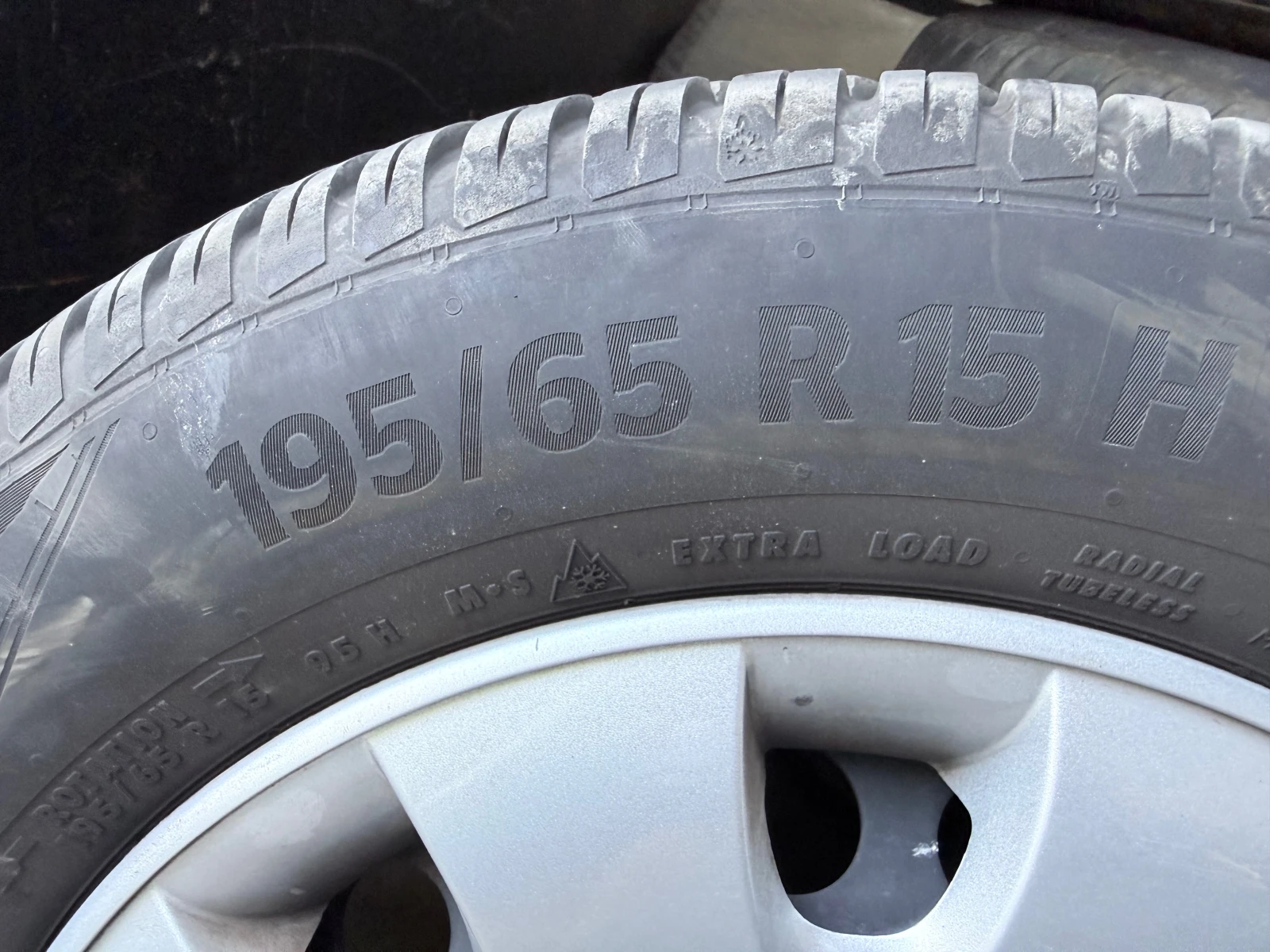 Гуми с джанти Continental 195/65R15, снимка 3 - Гуми и джанти - 55771647