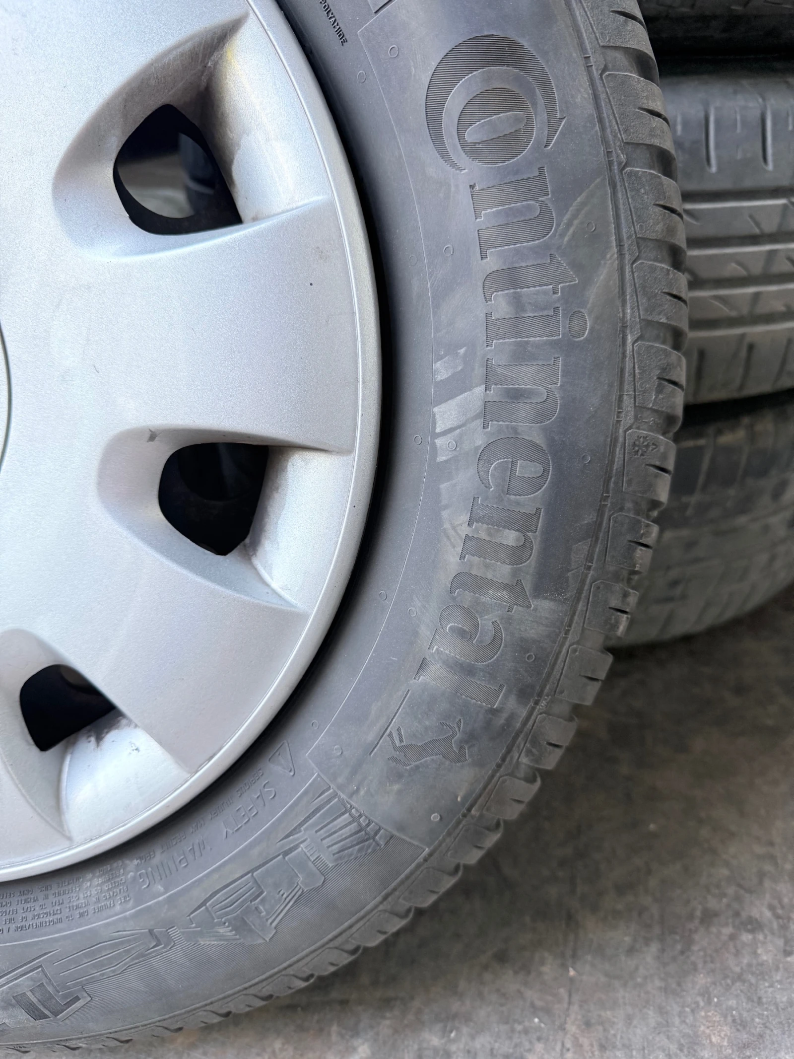 Гуми с джанти Continental 195/65R15, снимка 9 - Гуми и джанти - 55771647