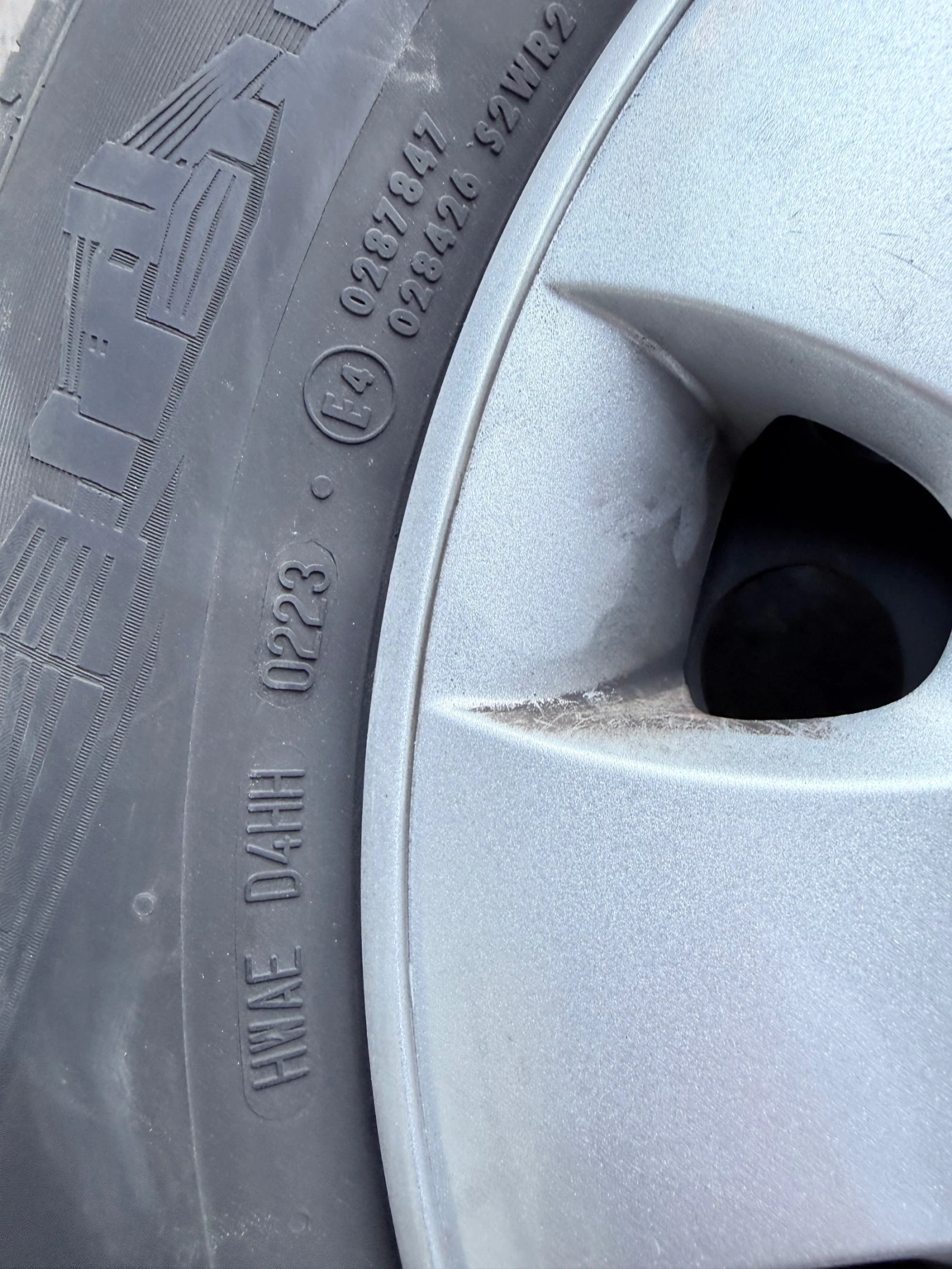 Гуми с джанти Continental 195/65R15, снимка 4 - Гуми и джанти - 55771647