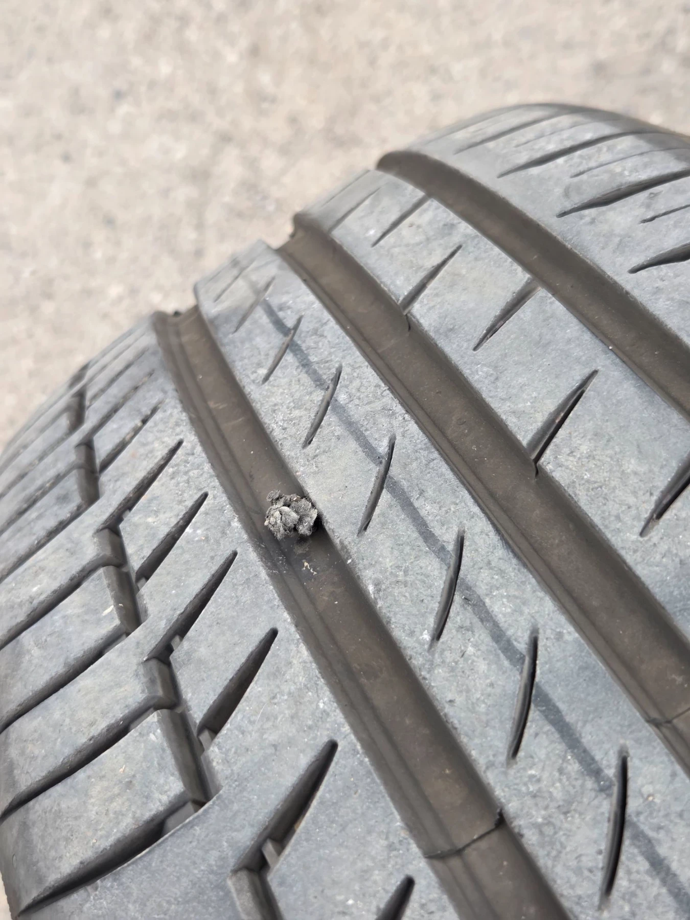 Гуми Летни 235/45R18, снимка 6 - Гуми и джанти - 56167879
