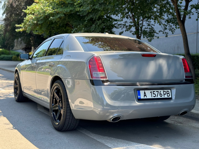 Chrysler 300c, снимка 5 - Автомобили и джипове - 46343731