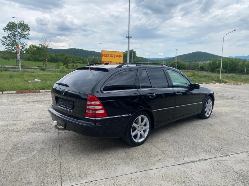Mercedes-Benz C 220 Фейслифт, снимка 4 - Автомобили и джипове - 51436482