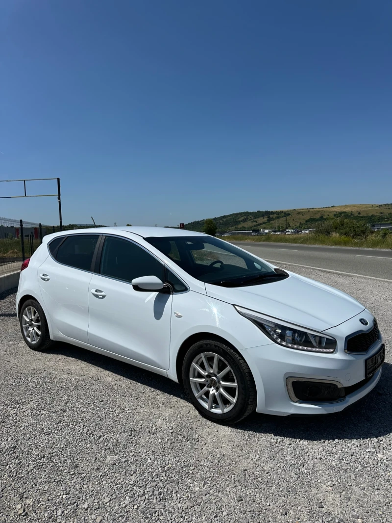 Kia Ceed 1.6CRDi 136hp NAVi EURO 6 TUV COC, снимка 3 - Автомобили и джипове - 50696688