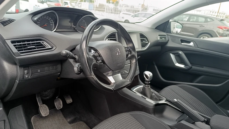 Peugeot 308 1.5HDi Facelift, снимка 8 - Автомобили и джипове - 52077712