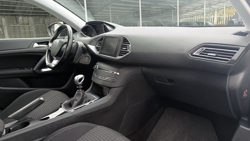 Peugeot 308 1.5HDi Facelift, снимка 9 - Автомобили и джипове - 52077712